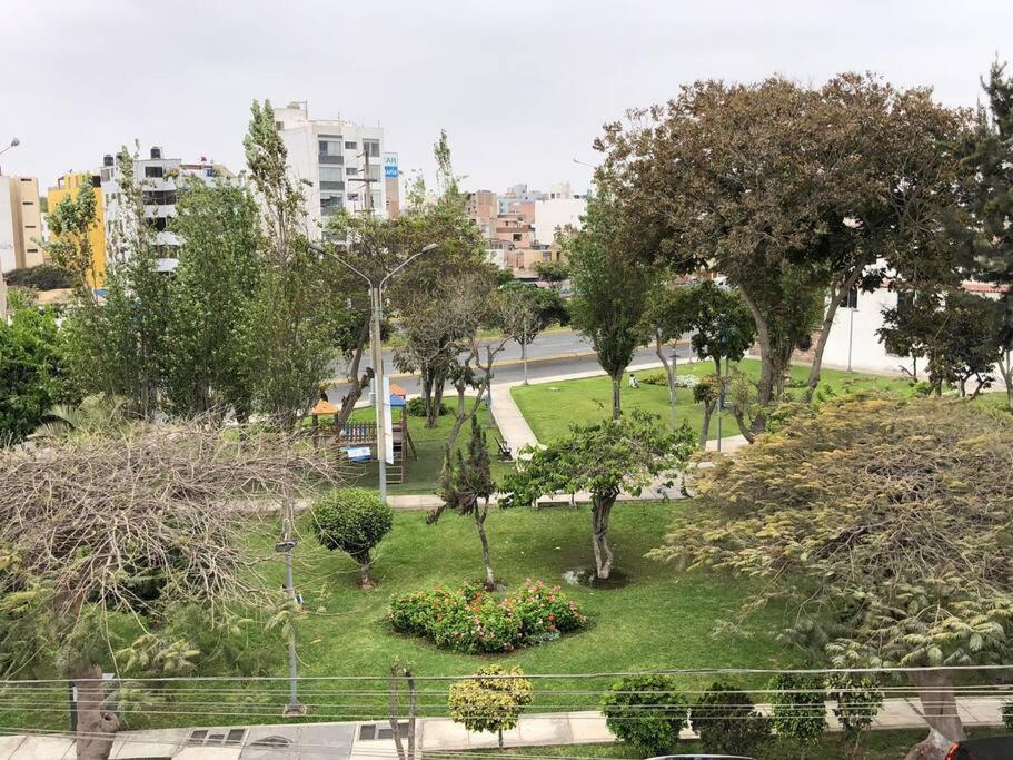 Siéntete un turista como en casa Lima Exterior foto